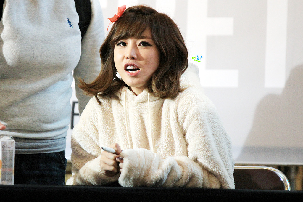 여기서 전효성이 입은 옷 이런거 머라고 하지 | 인스티즈