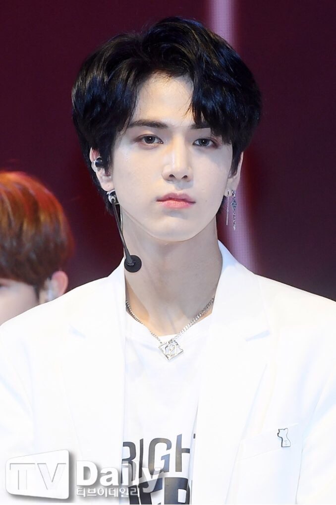 기자사진이 홈마사진같은 남자아이돌 | 인스티즈