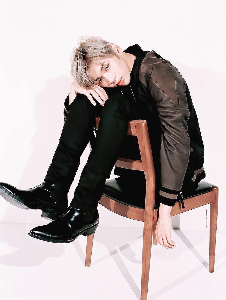 강다니엘 다리길지만 종아리가 진짜길어 | 인스티즈