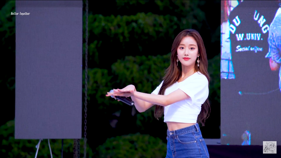 에이프릴 나은 이거 직캠 쩐다 걍 에이틴 하나보는거 같아ㅜㅠ | 인스티즈