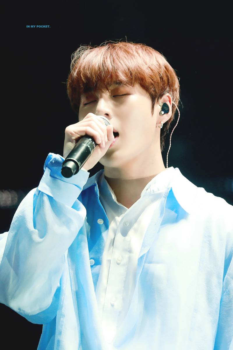 성운이가 그동안 흘린 땀과 눈물이 떨어져서 너무도 예쁜 꽃이 피어나고 성운이는 그 꽃길을 걷는거야❤ | 인스티즈