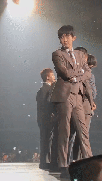 찬열이가 팬들을 보는 눈빛 | 인스티즈