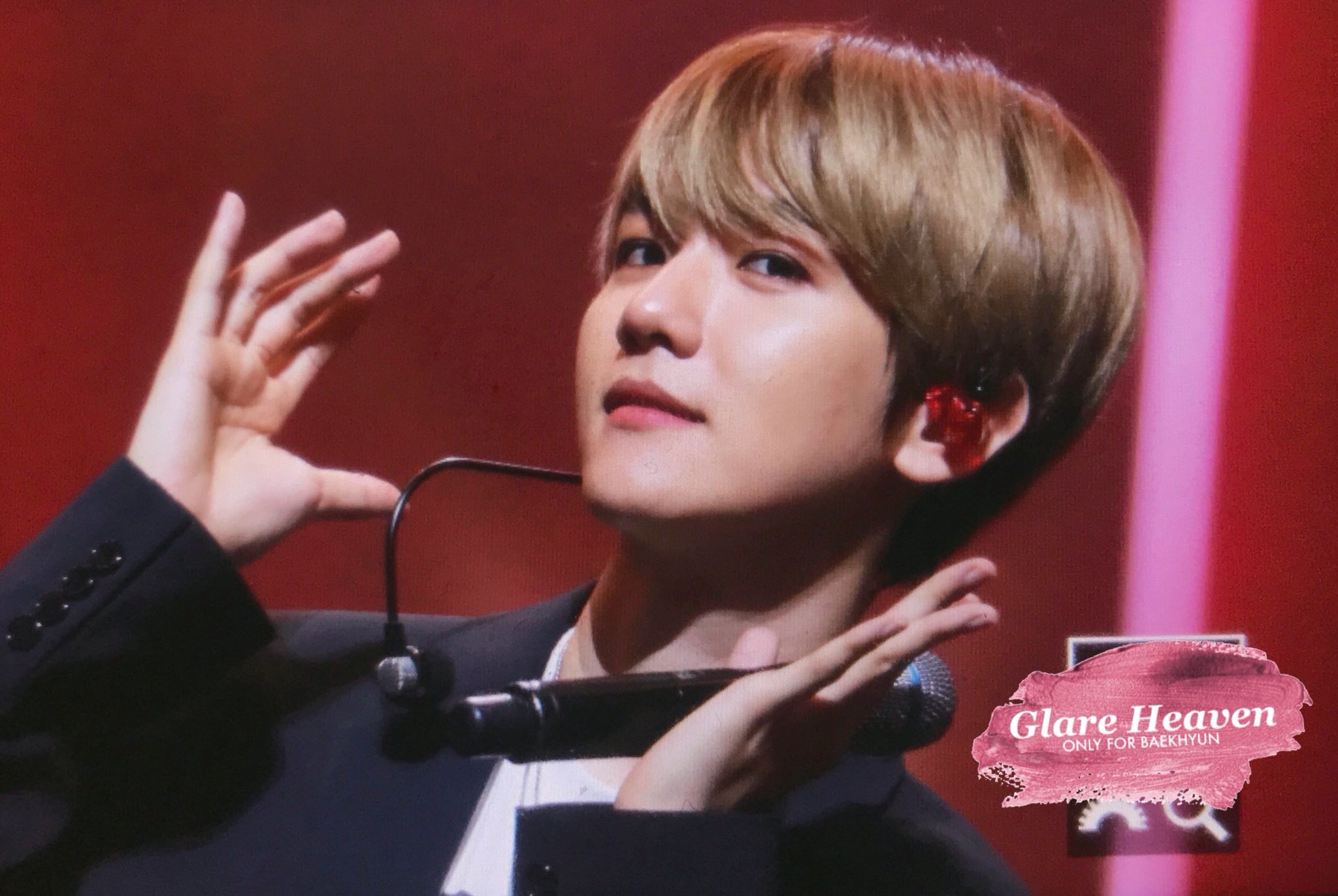 변백현 프리뷰 저장하고있는데 다 같은포즈 다른각도 ㅋㅋㅋㅋㅋㅋㅋ | 인스티즈