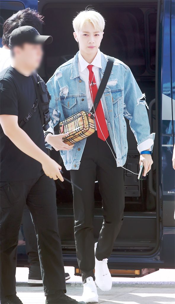 내가 제일 좋아하는 라이관린 사복 착장 | 인스티즈