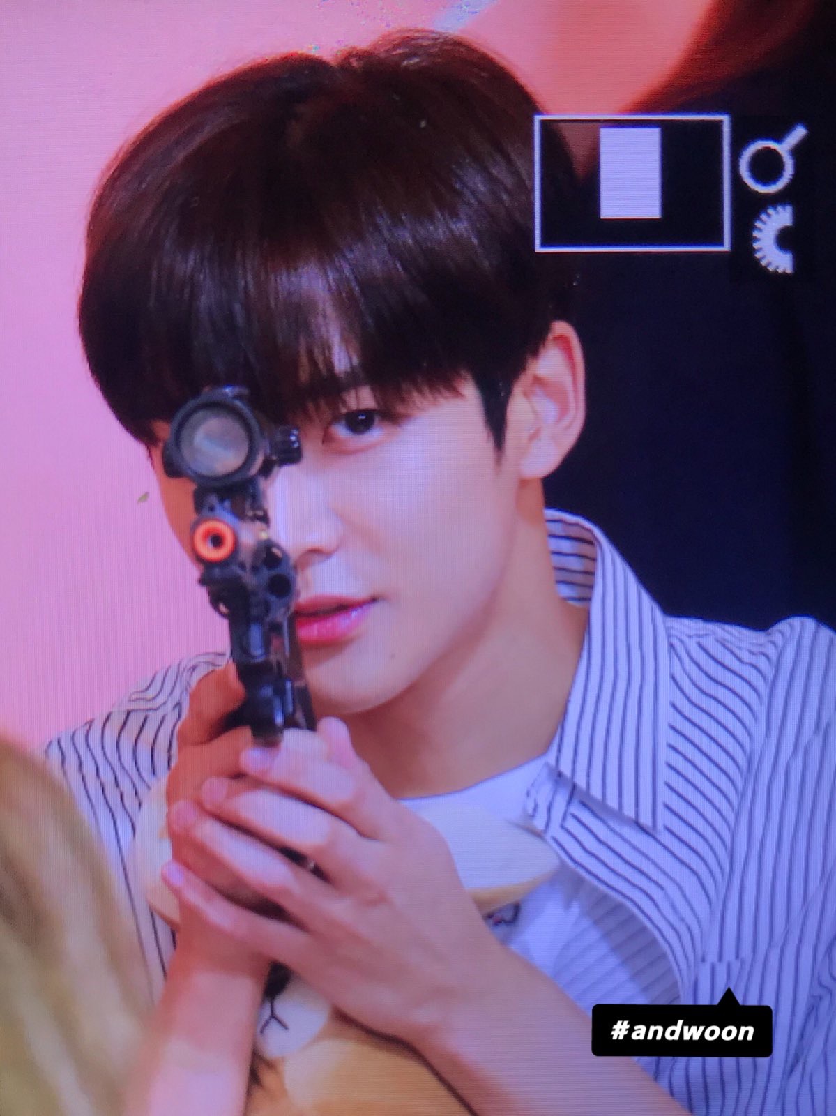 오늘자 머리덮은 로운 보고 갈 사람 | 인스티즈