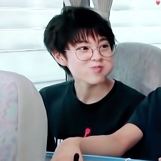 익인이들이 보기엔 누가 더 약간 우리나라 사람들이 선호하는 얼굴일까..? | 인스티즈