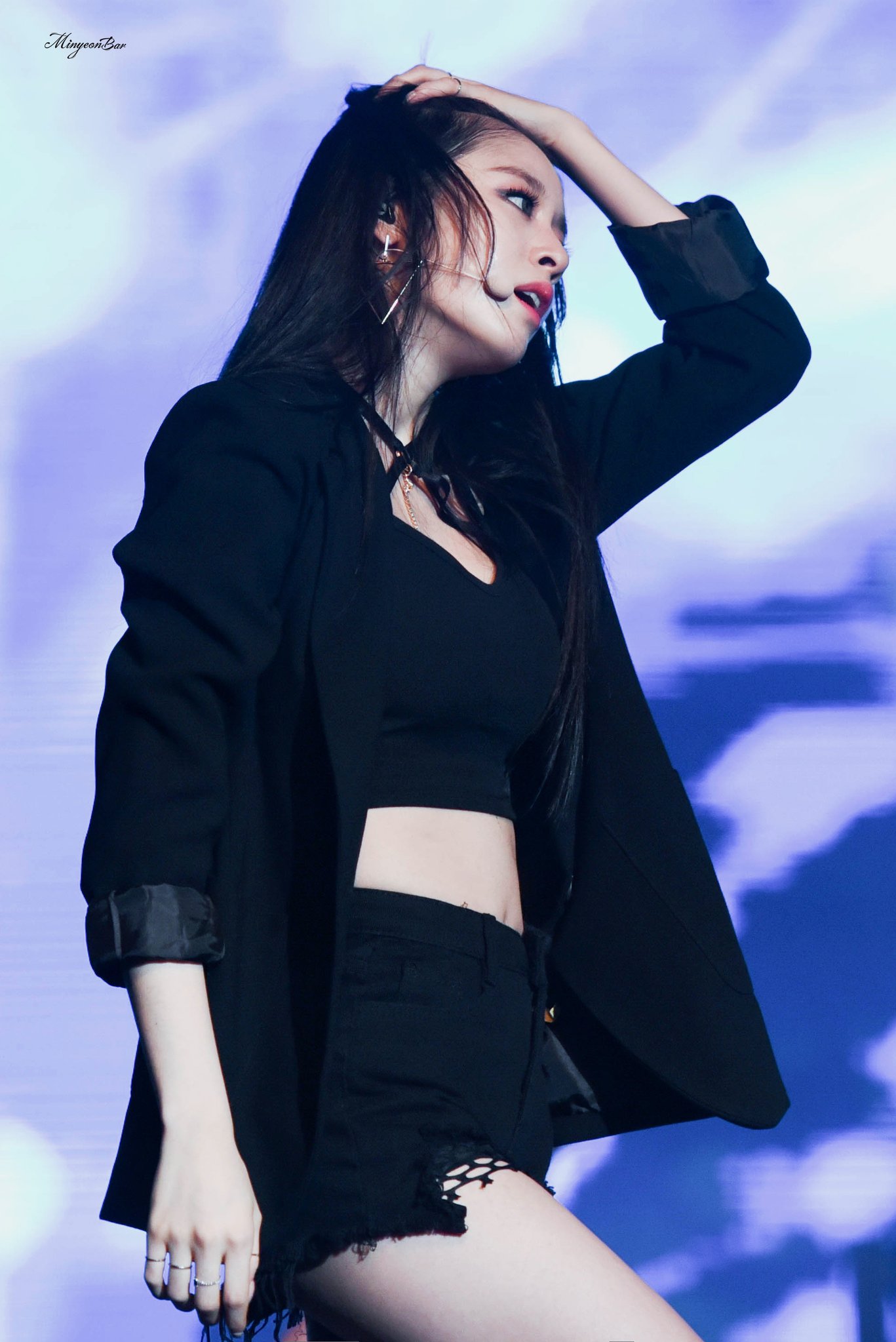 내 본진 해외 나가면 헤어, 메이크업, 의상 열일 해주는거 넘 좋아ㅠㅠ | 인스티즈