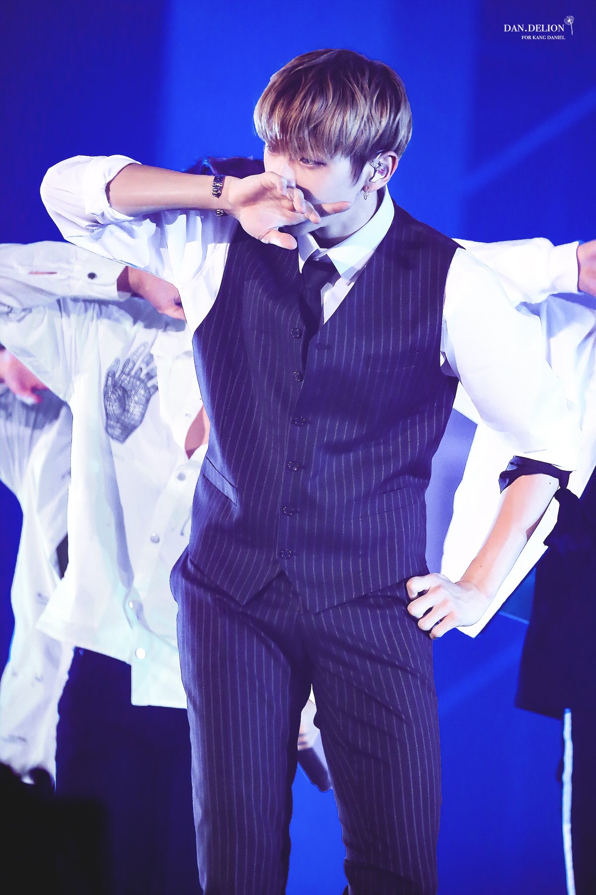 강다니엘 베스트 핏 쩌는거 보쉴???? | 인스티즈