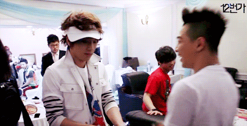 뱅들 옛날 짤보면서 앜ㅋㅋ귀여워 하고 줍고있었는데 | 인스티즈