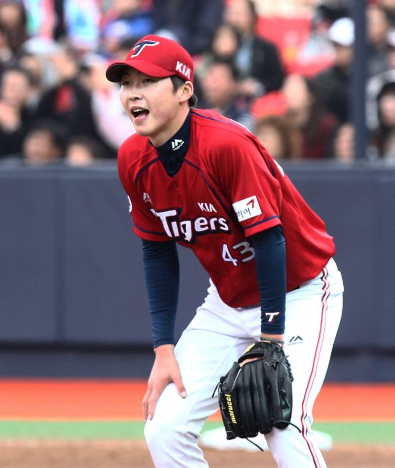 나 어릴땐 야구선수 얼빠라 그러면 이상한 사람 취급 받았는데 요즘은 | 인스티즈