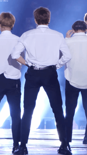 오늘자 강다니엘 청청 패션+무대시작 전 몸풀기 | 인스티즈