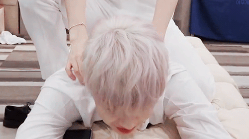 ㄱ 솔직히 이 짤은 새벽 아니면 못꺼내 | 인스티즈