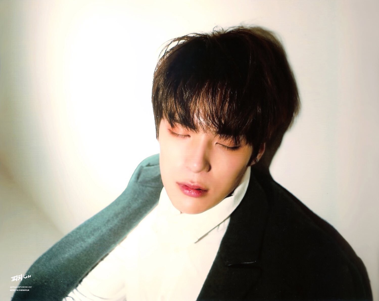 ktx 타고가면서 봐도 잘생긴거 알겠다ㅠㅠㅠㅠㅠ | 인스티즈