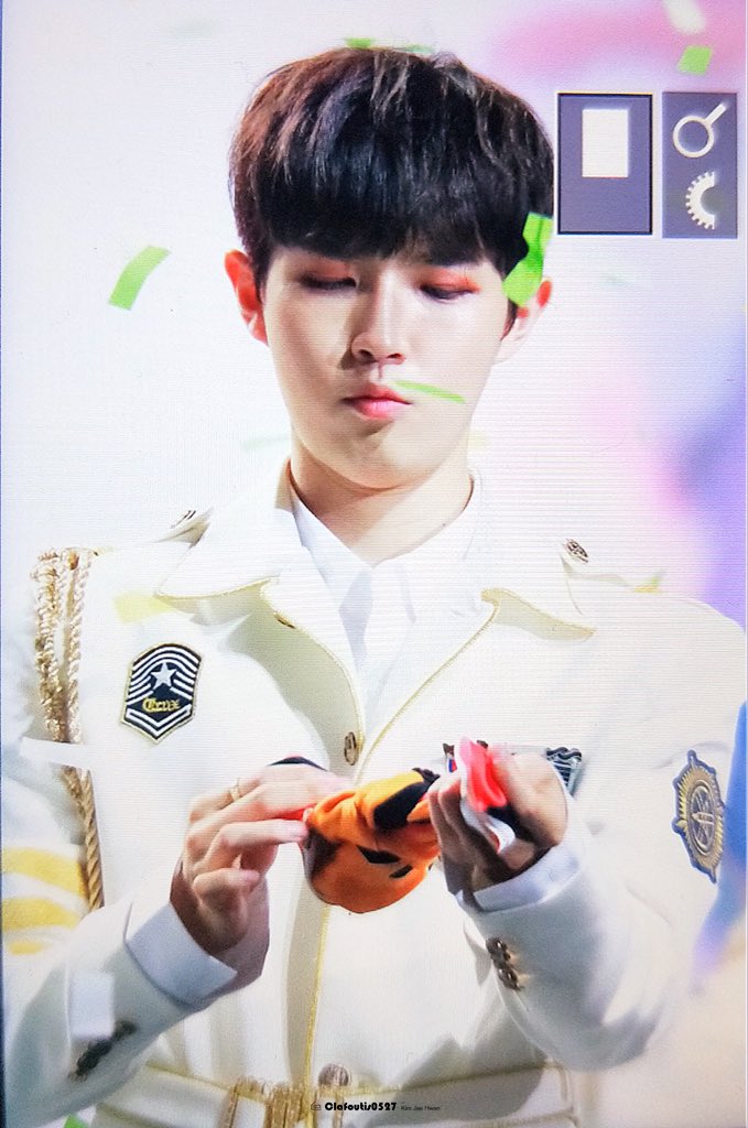 와 김재환 눈화장 조금 오바야.. jpg | 인스티즈