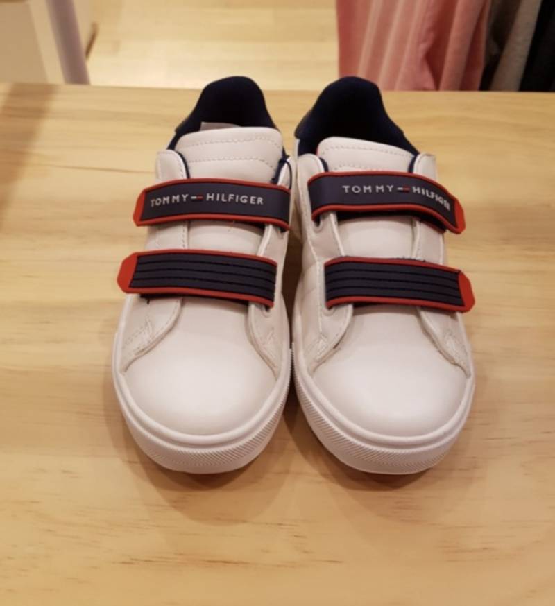 타미힐피거 운동화인데 디자인 이상해,,,?ㅋㅋ | 인스티즈