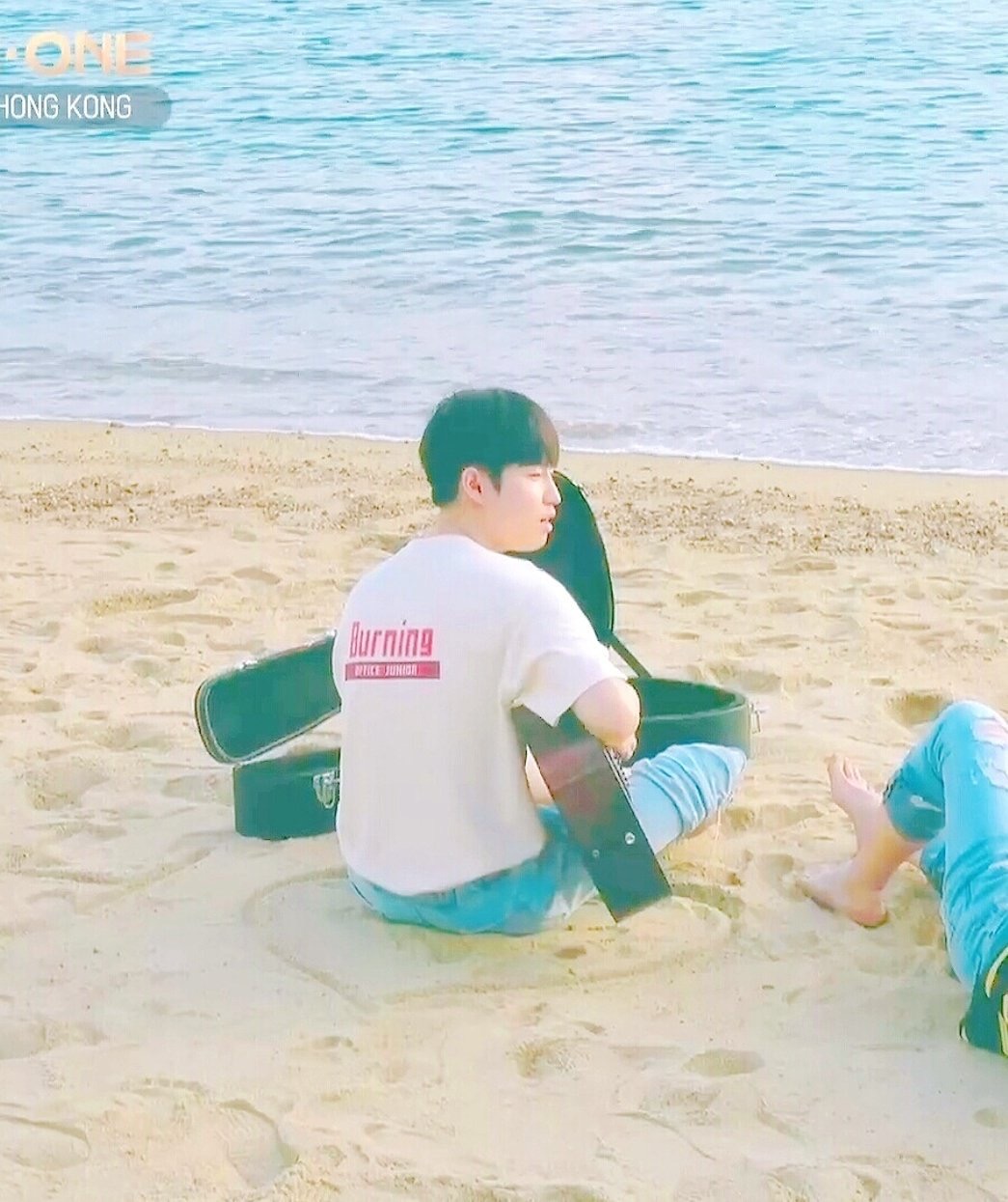 김재환 누우나들아 재환이 하트 안에 앉은거 봤어? | 인스티즈