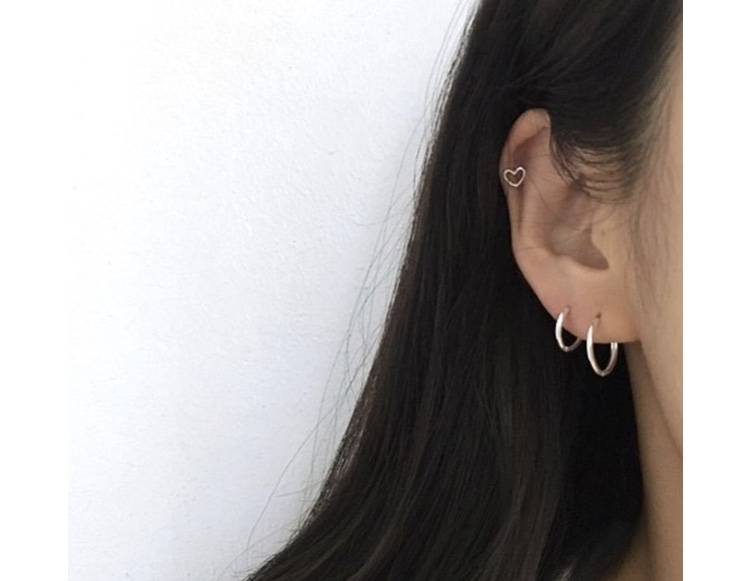 귀 뚫을때 귓볼 이렇게 두개 한번에 뚫어도 상관없지?? | 인스티즈