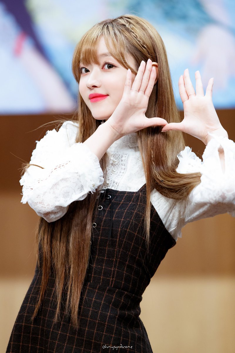 옴걸 유아 진짜 인형같아.... 너무 예뻐.............. | 인스티즈