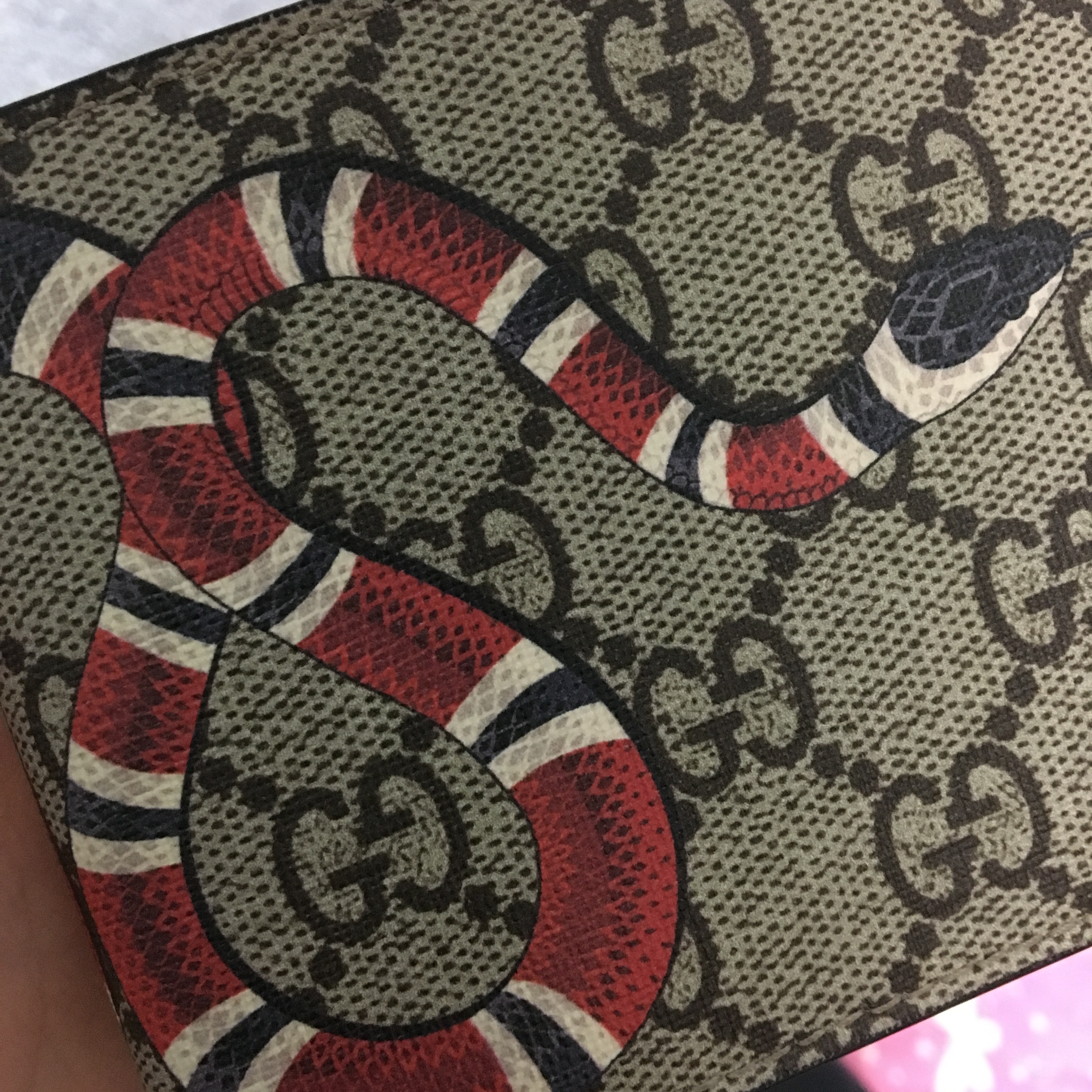 내 빨간 구찌 보고가,,,,! | 인스티즈