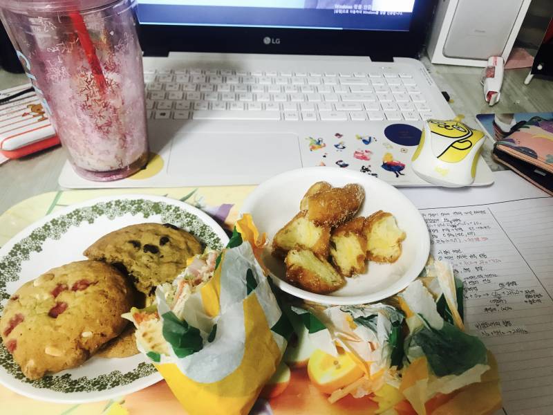 시험 공부 하는 익이니 야식 자랑할래!~!~!! 4040 | 인스티즈