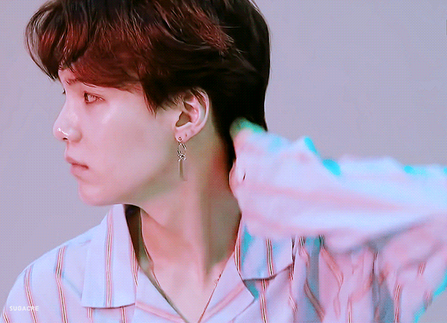 방탄은 전체적으로 얼굴들이 짙지?않아?분위기가 진한?빅히트상... | 인스티즈