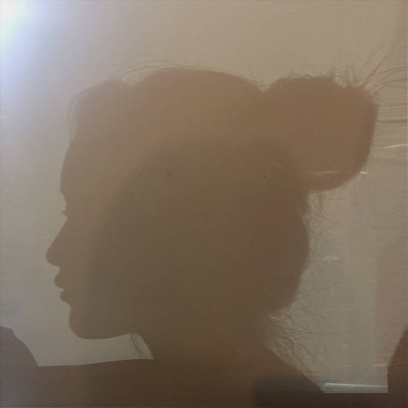 나 그림자비친걸로 사진찍었는데 속눈썹 각도봐 | 인스티즈