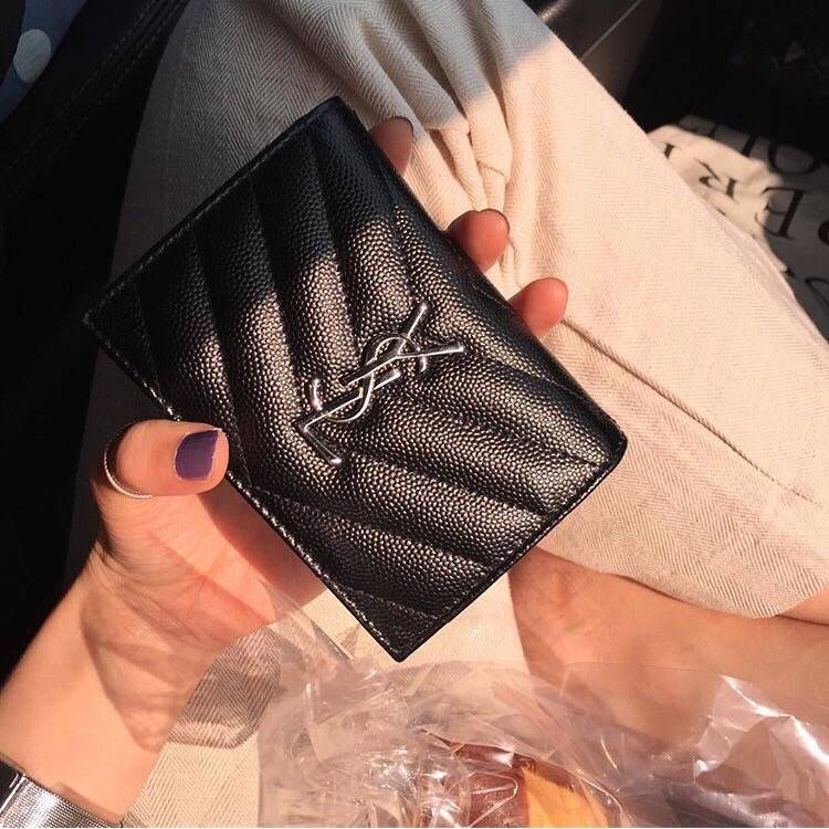 오후에 생로랑 지갑 골라달라던 익인데..다시 | 인스티즈