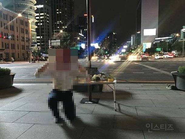 "세월호는 되는데?"…광화문 광장에 '퓨마' 분향소 만든 일베 회원 | 인스티즈