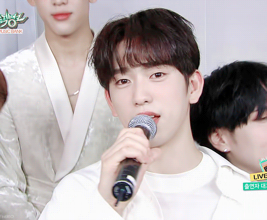 이번에 진짜 미모 절정 찍는 거 같다 신 아니냐 | 인스티즈