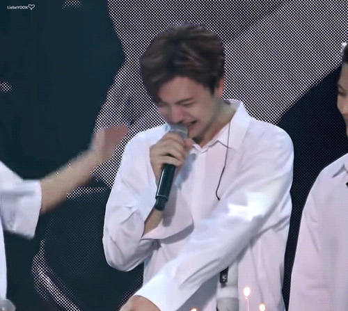 육성재 형아 얘기 나오니까 또 울컥했다가 편지 쓰다가 팬들한테만 편지 쓴거 생각나서 결국 삐졌어ㅋㅋㅋㅋㅋㅋ 울컥 | 인스티즈