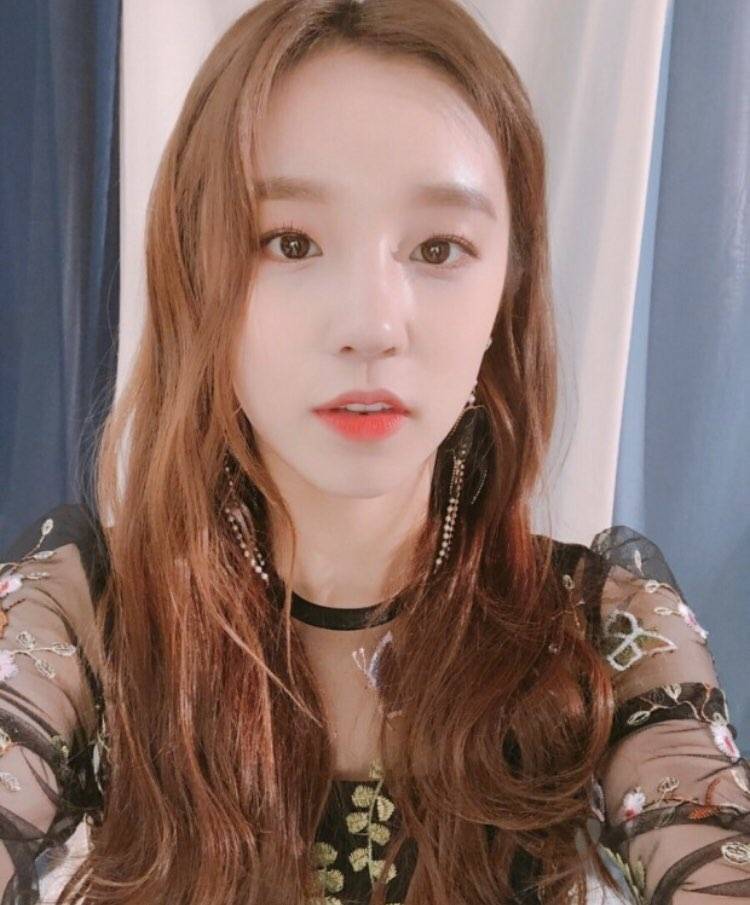 어두운 갈색에서 이 머리색 하려면 어떻게 해야해??? - 인스티즈(instiz) 뷰티 카테고리
