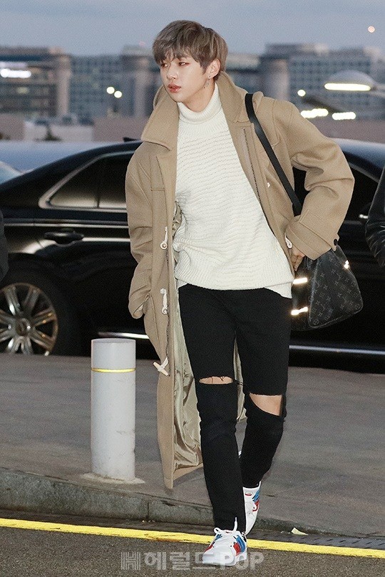 나 다니엘이 입었던 더플코트사러 랩 갔었는데 | 인스티즈