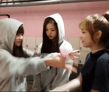 조유리 이 짤 너무 귀엽지 않아?? ㅜㅜ | 인스티즈