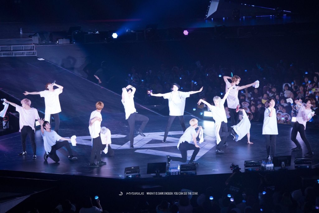 세븐틴 콘서트 앵콜때 새삼 멤버 많은 거 느낌ㅋㅋㅋㅋ | 인스티즈