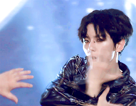 백현 : 몬스터 로또가 저는, 아 이거는 내가 소화할 수 있다. 이거는 나 좀 괜찮다. 했던 컨셉이었죠 | 인스티즈