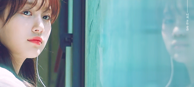 오늘자 국민첫사랑 짬밥 제대로 보여준 수지 뮤비.gif | 인스티즈