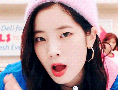 걸그룹 뮤직비디오 중 가장 충격적인 등장 | 인스티즈