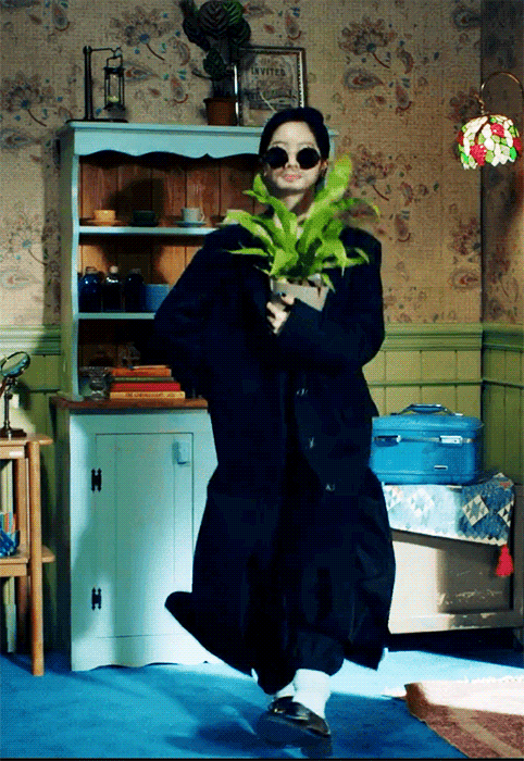 걸그룹 뮤직비디오 중 가장 충격적인 등장 | 인스티즈