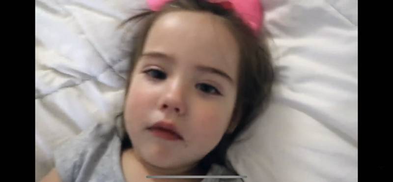 이 애기 너무 이프다 | 인스티즈