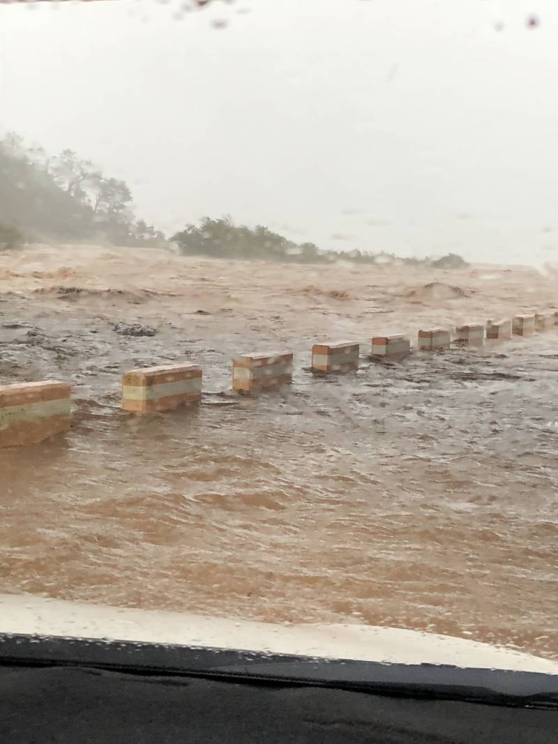 우리집 바다랑 강이랑 만나는 곳인데 차 침수됐어 어떡해 ㅜㅜㅜㅜ | 인스티즈