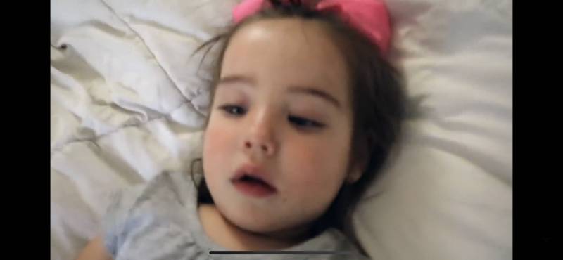 이 애기 너무 이프다 | 인스티즈