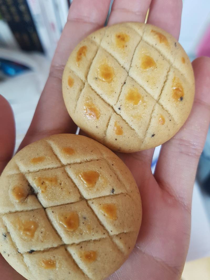 익들 도와줘 ㅠㅠㅠㅠ 원래 마가렛트에 이렇게 검은거 있어? 이거 곰팡인가? | 인스티즈