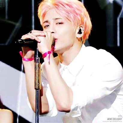 비주얼로 캐스팅됐는데 보컬 춤 작사 작곡 진행 탑인 남돌 | 인스티즈