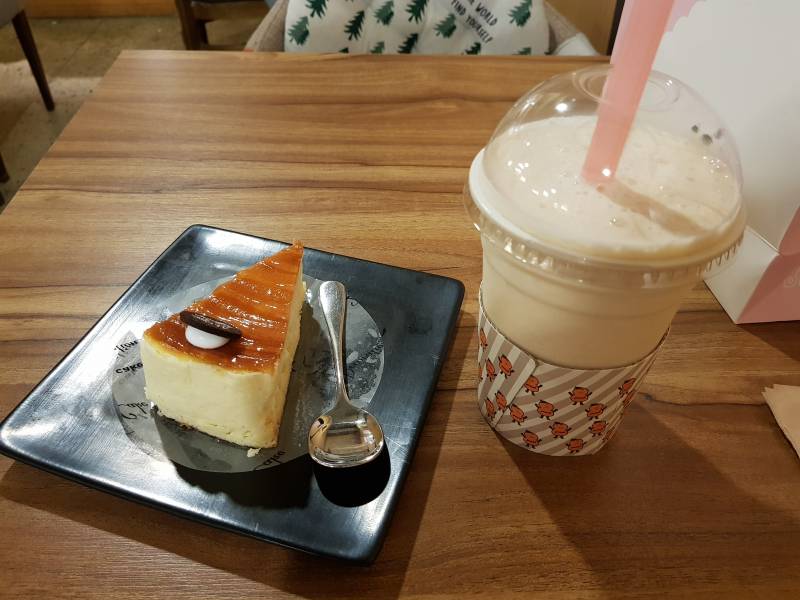 쓰니의 여유로운 혼카페🍰☕ | 인스티즈