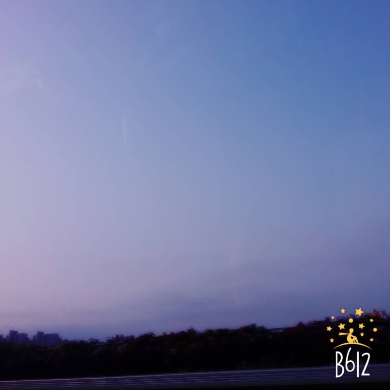 나 고3 때 아침마다 (거의) 매일 하늘 찍었던거 발견했는데 너무 아련해져써 ㅠㅠㅠ (사진많음주의) | 인스티즈