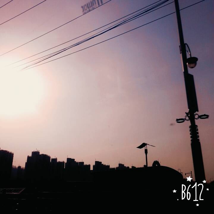 나 고3 때 아침마다 (거의) 매일 하늘 찍었던거 발견했는데 너무 아련해져써 ㅠㅠㅠ (사진많음주의) | 인스티즈