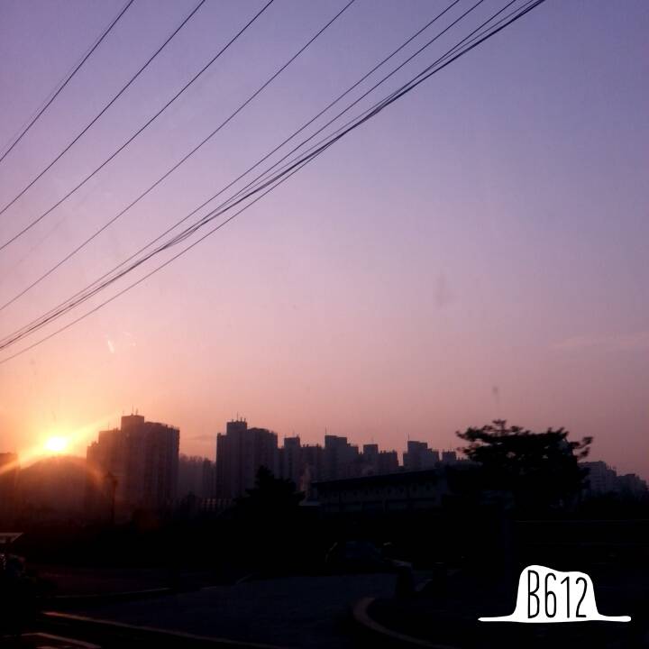 나 고3 때 아침마다 (거의) 매일 하늘 찍었던거 발견했는데 너무 아련해져써 ㅠㅠㅠ (사진많음주의) | 인스티즈