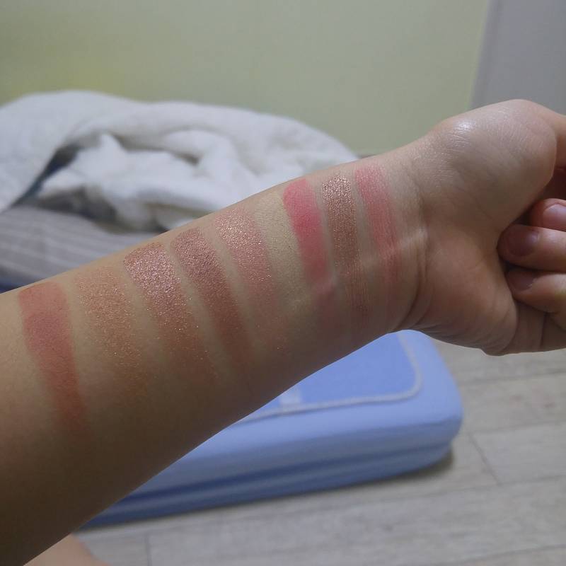 익들아 나 내일 진짜 예뻐야해서 그런데 섀도우를 어떻게 조합해야 예쁠까?(무쌍) | 인스티즈