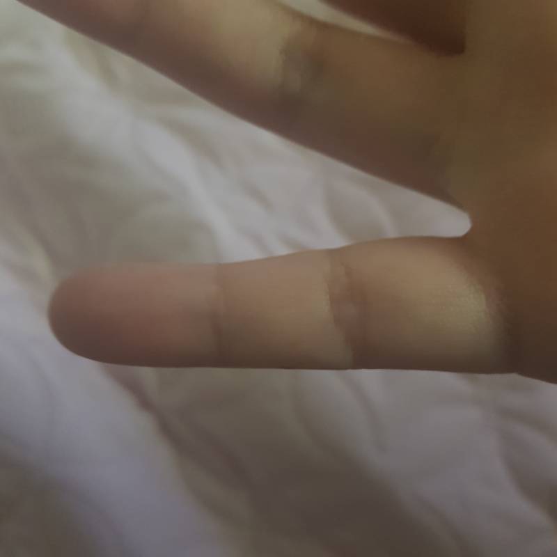 익드랑 너넨 새끼 손가락 많이 휘었니? | 인스티즈