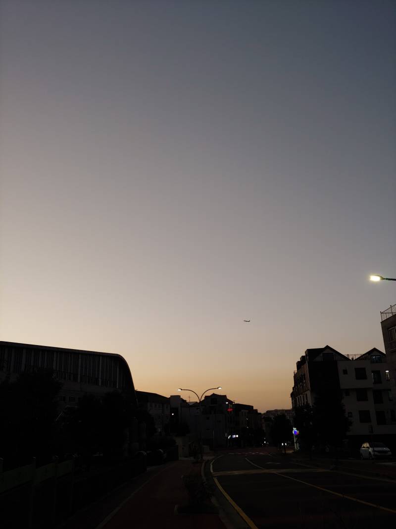 뭔가 하늘색감이 신기하댜 | 인스티즈